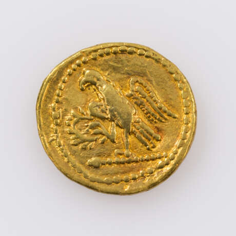 Daker / Gold - Goldstater ca. 50-25 v. Chr., Avers: Magistrat zwischen 2 Liktoren, - фото 2