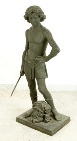 Large bronze sculpture of David with the head of Goliath - фото 2