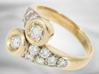 Ring: dekorativer vintage Brillantring mit insgesamt ca. 1,23ct Brillanten, 14K Gold