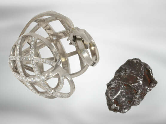 Anhänger: ausgefallener und ehemals teurer Brillant-Goldschmiede-Herzanhänger mit Meteoritengestein, ca. 0,7ct Brillanten - photo 4