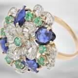 Ring: hochdekorativer Designer-Ring mit Saphiren, Smaragden und Brillanten, insgesamt ca. 5,8ct, 14K Gold, neuwertig und ungetragen - photo 2