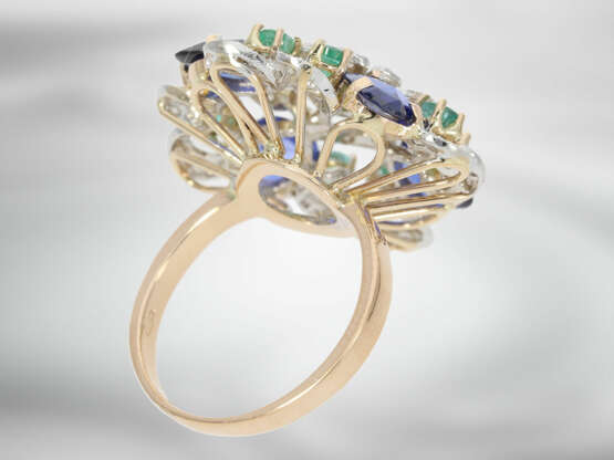 Ring: hochdekorativer Designer-Ring mit Saphiren, Smaragden und Brillanten, insgesamt ca. 5,8ct, 14K Gold, neuwertig und ungetragen - photo 4