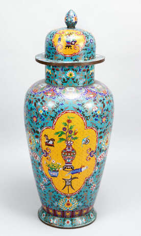 Pair of large imperial Chinese cloisonné vases - photo 2