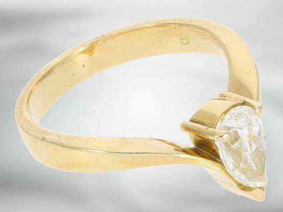 Ring: schöner vintage Goldschmiedering mit Diamant im Tropfenschliff von ca. 0,93ct, 18K Gold, Handarbeit - photo 3