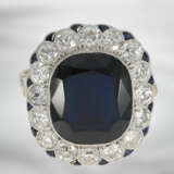 Ring: hochwertiger antiker Saphirring mit Altschliff-Diamanten, insgesamt ca. 10,76ct, 18K Weißgold - фото 2