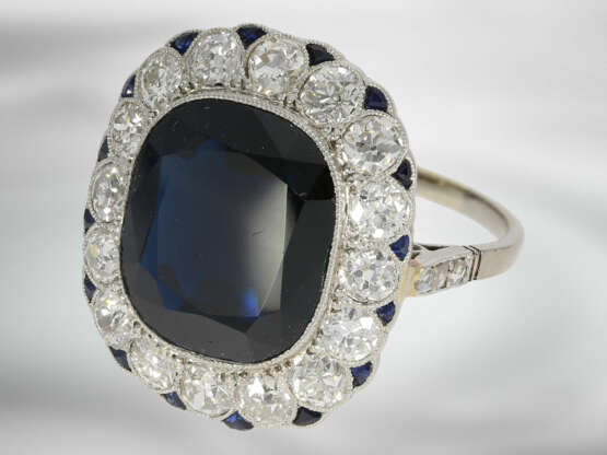Ring: hochwertiger antiker Saphirring mit Altschliff-Diamanten, insgesamt ca. 10,76ct, 18K Weißgold - Foto 4