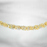 Armband: luxuriöses Diamantarmband mit Fancy Diamanten und weißen Brillanten insgesamt ca. 11,93ct, 18K Gold, neuwertig und ungetragen - Foto 2