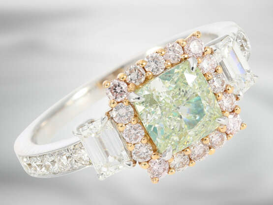 Ring: hochdekorativer neuwertiger Goldring mit extrem seltenem natürlichen Fancy Green Diamanten von 1,54ct, pinken Brillanten und weißen Diamanten, mit GIA Report - photo 2