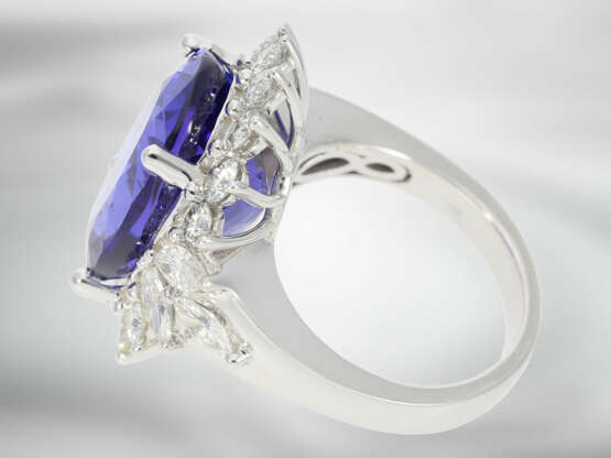 Ring: wertvoller neuwertiger Diamantring mit einem Tansanit in Spitzenqualität und von 15,61ct, 18K Weißgold - photo 4