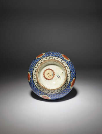 AN IZNIK POTTERY JUG - photo 3