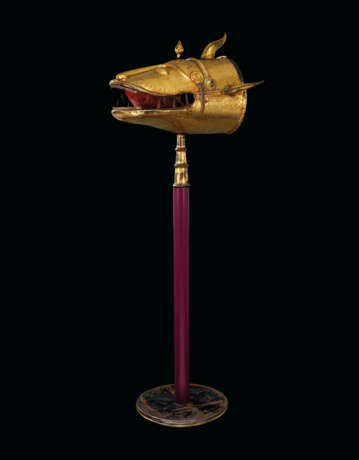 A GILT-COPPER FISH STANDARD (MAHI-MARATIB) - Foto 2