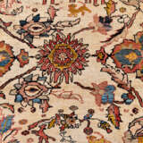 A LARGE SULTANABAD CARPET - photo 2
