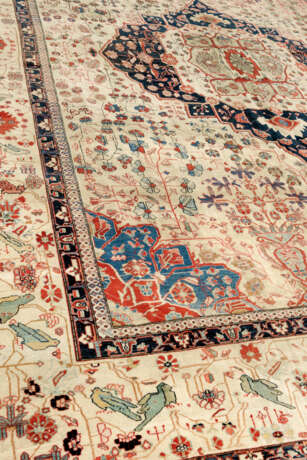 A KASHAN `MOHTASHAM` CARPET - photo 4