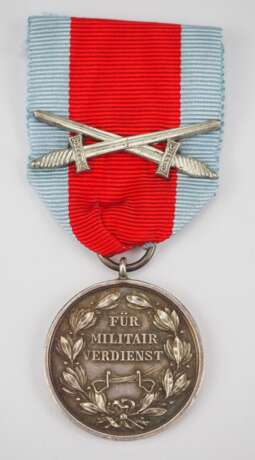 Schaumburg-Lippe: Militär-Verdienstmedaille, mit gekreuzten Schwertern. - photo 1