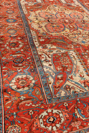 A HERIZ CARPET - photo 3