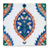 AN IZNIK POTTERY TILE - фото 1