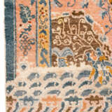 AN IMPERIAL SILK AND METAL-THREAD CHINESE RUG - photo 4