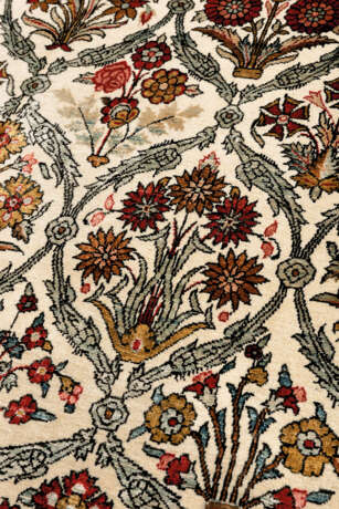 A PART-SILK TEHRAN CARPET - photo 3