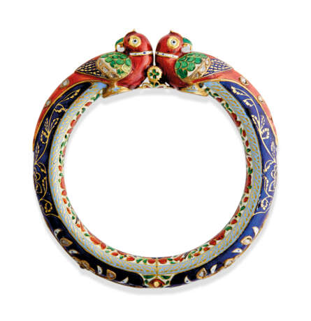 AN ENAMELLED AND GEM-SET BANGLE (KADA) - фото 1