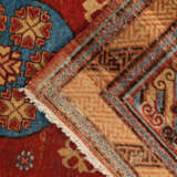 AN IMPORTANT KIRMAN `VASE` CARPET FRAGMENT - фото 4