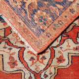 A SULTANABAD CARPET - photo 3