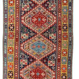 A SHIRVAN LONG RUG - Foto 1