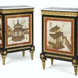 Levasseur, Etienne. A PAIR OF LATE LOUIS XV ORMOLU-MOUNTED, EBONY AND VERNIS MARTIN MEUBLES D`APPUI - Foto 1