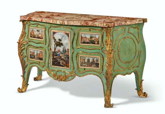 Castrucci, Cosimo (active. Langlois, Pierre. AN EARLY GEORGE III ORMOLU-MOUNTED PIETRA DURA AND CELADON GREEN-PAINTED COMMODE - photo 2