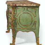 Castrucci, Cosimo (active. Langlois, Pierre. AN EARLY GEORGE III ORMOLU-MOUNTED PIETRA DURA AND CELADON GREEN-PAINTED COMMODE - Foto 3