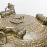 Large Chinese ceremonial or incense pot - photo 2