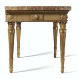 A NORTH ITALIAN GILTWOOD SIDE TABLE - Foto 3