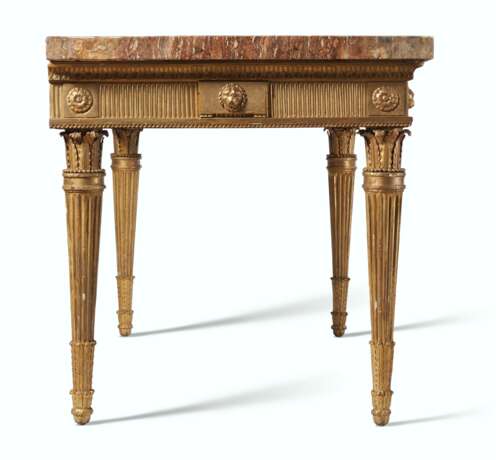 A NORTH ITALIAN GILTWOOD SIDE TABLE - photo 3