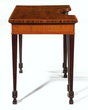 Mayhew & Ince. A GEORGE III MAHOGANY, SATINWOOD, MARQUETRY AND GON&#199;ALO ALVES SIDE TABLE - фото 2