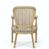 A GEORGE III CREAM-PAINTED AND PARCEL-GILT ARMCHAIR - photo 2