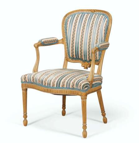 A GEORGE III CREAM-PAINTED AND PARCEL-GILT ARMCHAIR - photo 3