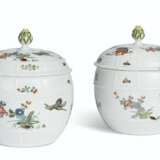 Meissen Porcelain Factory. A PAIR OF MEISSEN PORCELAIN SULKOWSKI-MOLDED `KOREANISCHE L&#214;WE` BOWLS AND COVERS - photo 1