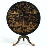 A CHINESE EXPORT BLACK, GILT AND POLYCHROME LACQUERED TRIPOD TABLE - photo 2