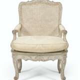 A REGENCE GRAY-PAINTED AND CANED FAUTEUIL - фото 1