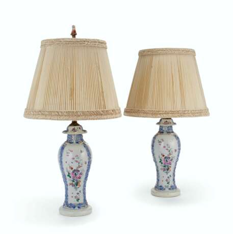 A PAIR OF CHINESE EXPORT FAMILLE ROSE PORCELAIN BALUSTER VASES AND COVERS, MOUNTED AS LAMPS - photo 1