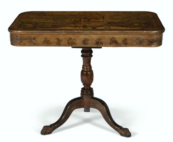 A CHINESE EXPORT BLACK, GILT AND POLYCHROME LACQUER TABLE - Foto 4