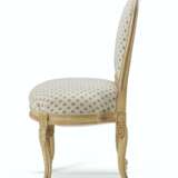 A PAIR OF FRENCH WHITE-PAINTED CHAISES - фото 4