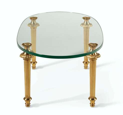 Jansen, Maison. Guerin, P. E.. A GLASS AND GILT-METAL LOW TABLE - Foto 3