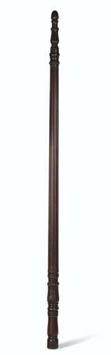 A VICTORIAN MAHOGANY LIBRARY POLE LADDER - фото 2