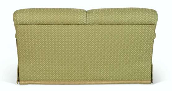 AN UPHOLSTERED TWO SEAT SOFA - фото 4