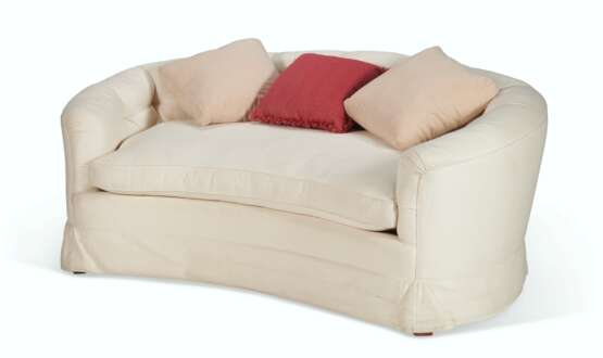 AN UPHOLSTERED TWO-SEAT SOFA - photo 3