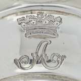 A PAIR OF GEORGE II SILVER CANDLESTICKS - Foto 2