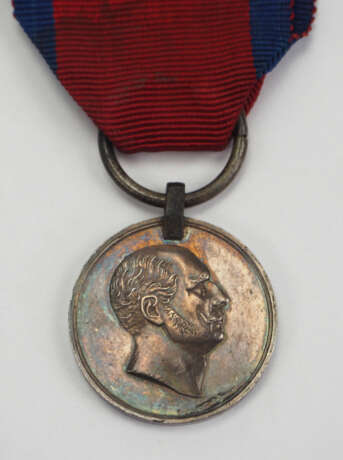 Hannover: Silberne Medaille, für 16 Jahre, Ernst August (jüngerer Kopf - 1841-1846). - photo 1