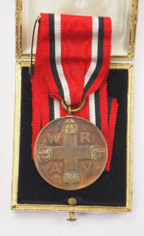 Preussen: Rot-Kreuz Medaille, 3. Klasse, im Etui. - photo 3