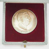 Württemberg: Medaille auf den 70. Geburtstag Philipp Herzog von Württemberg am 14.11.1963. - фото 2