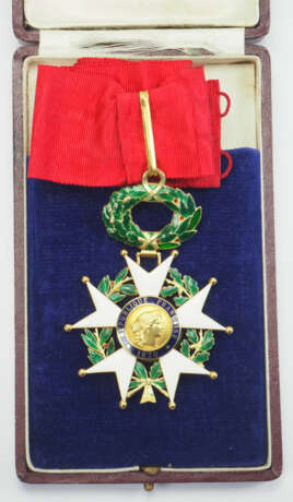 Frankreich : Orden der Ehrenlegion, 9. Modell (1870-1951), Komturkreuz, im Etui. - фото 1